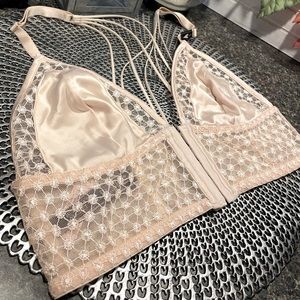 Victoria Secret blush bralette 😊